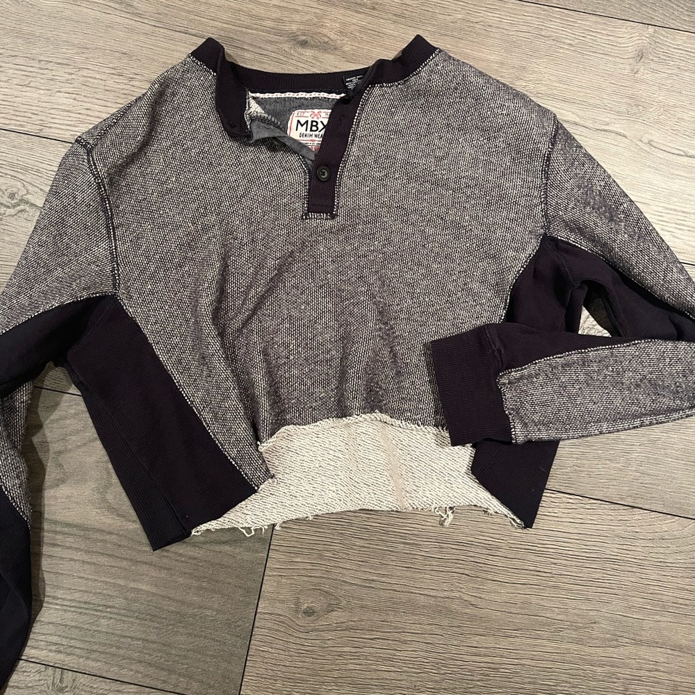 cropped long sleeve